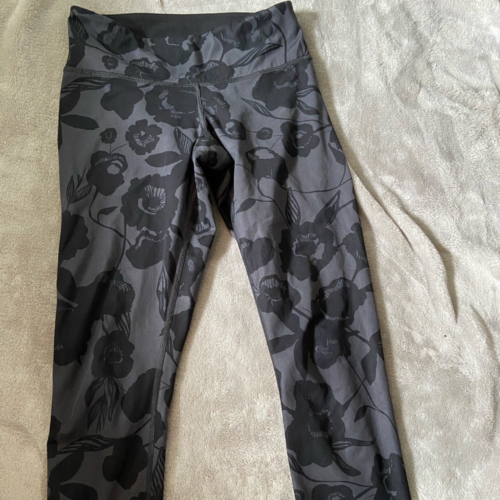 Lululemon cropped leggings